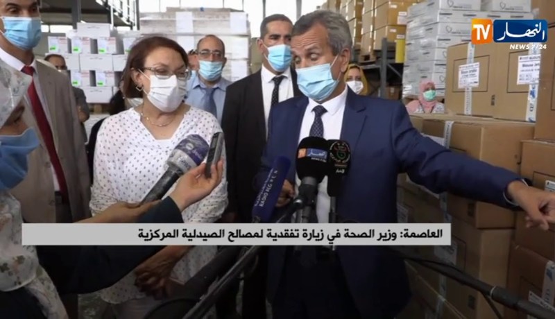 وزير الصحة: يجب توفير الألبسة الواقية للأطباء باستمرار دون شح