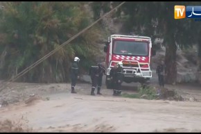 مواصلة عملية انقاذ عائلة عالقة في واد بوسعادة بحضور الوالي