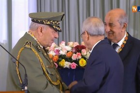 الشيخ “علي عية” يبكي على المباشر: “الجزائر تفقد أبوها..كنت دائما ندعيلو في صلاتي”