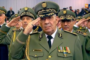 شرفي يبكي على المباشر: “الفقيد إلتزم بمرافقة الشعب وتحقيق مطالبه..وجعل مصلحة البلاد فوق كا إعتبار”