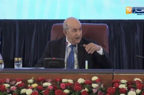 رئيس الجمهورية: لي يجمع ناس باش يحتجو على السكن عندو خلفية