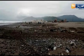 بجاية: حملة تنظيف شواطيء بلدية “سوق الإثنين” بمشاركة الجمعيات والبلدية