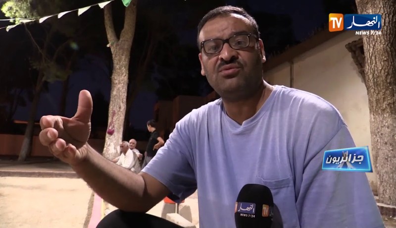 جزائريون/ الكرة الحديدية..عشق شباب لا ينضب بالبيض