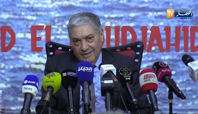 سياسة/ “بن فليس” يخرج عن صمته ويهاجم طرطاق