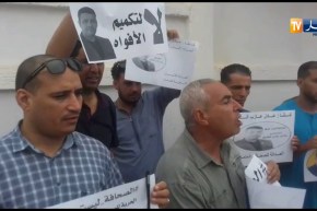 الوادي/ الصحافيون يتضامنون مع زميلهم “عادل عازب” الشيخ الموقوف على ذمة التحقيق