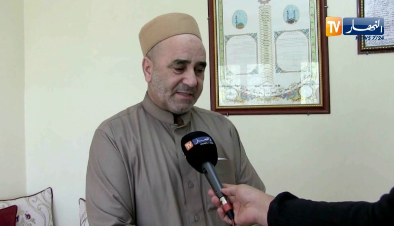 الأغواط: شيوخ الزاوية التجانية وزاوية سيدي عطا الله بن عابد يقدمون عزائهم في الفريق قايد صالح