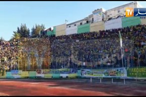 حضور جماهيري غفير لأنصار “الجياسكا” في ملعب 1 نوفمبر بتيزي وزو