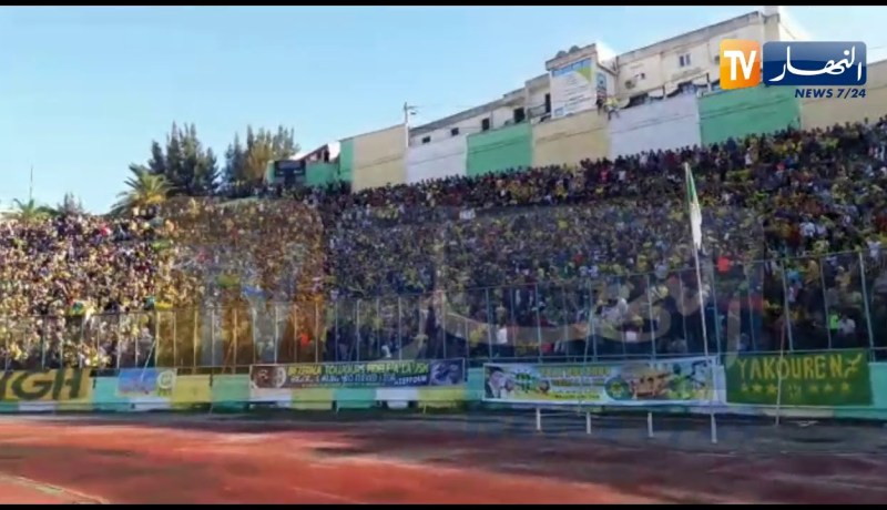 حضور جماهيري غفير لأنصار “الجياسكا” في ملعب 1 نوفمبر بتيزي وزو