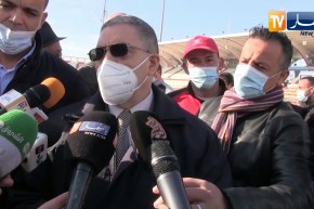 والي ولاية وهران يزور المولودية ويعد بتوفير الدعم المادي