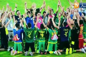 شبيبة القبائل تعود بفوز ثمين من الكاميرون بثنائية في نصف نهائي الكاف