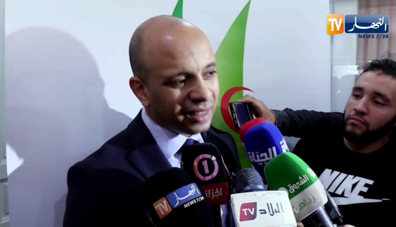 برناوي الوزير يصنع الحدث.. هل هو بحث عن الأضواء أو سعي للتغيير ؟