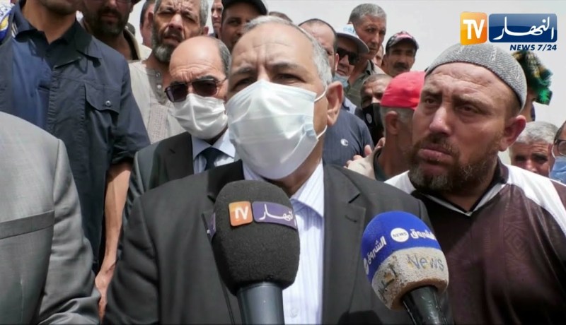 والي ولاية تبسة يقدم تعـ.ـازيه لعائلة الأطفال الذين غرقـ.ـوا في بركة مائية