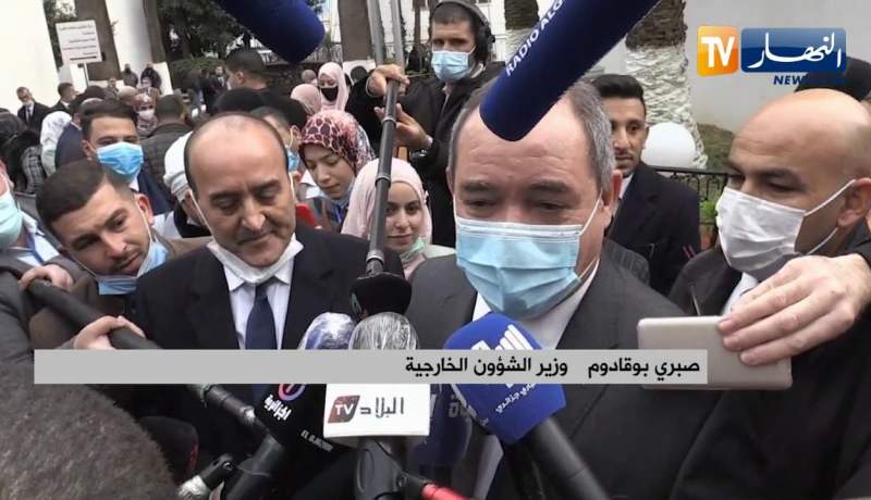 بوقادوم:” ما تخافوش.. الجزائر عندها جيش قوي ولا يخيفنا أحد”