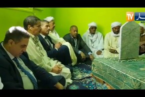 تلاوة جماعية مع “بلعيد” في زاوية الشيخ سيدي بلكبير بأدرار