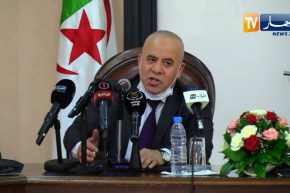 والي العاصمة يشكر رئيس امن الولاية سابقا “أمحمد بطاش” على ما كل ما قدمه