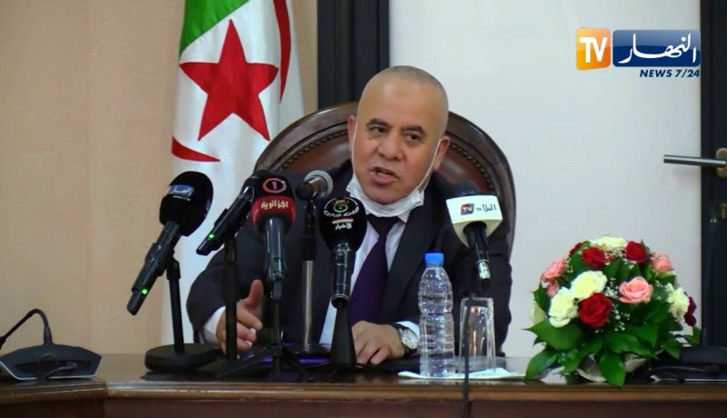 والي العاصمة يشكر رئيس امن الولاية سابقا “أمحمد بطاش” على ما كل ما قدمه