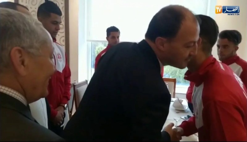 محمد حطاب: يهنئ فريق اتحاد عنابة على الصعود للمحترف الثاني ويشاركهم الحفل