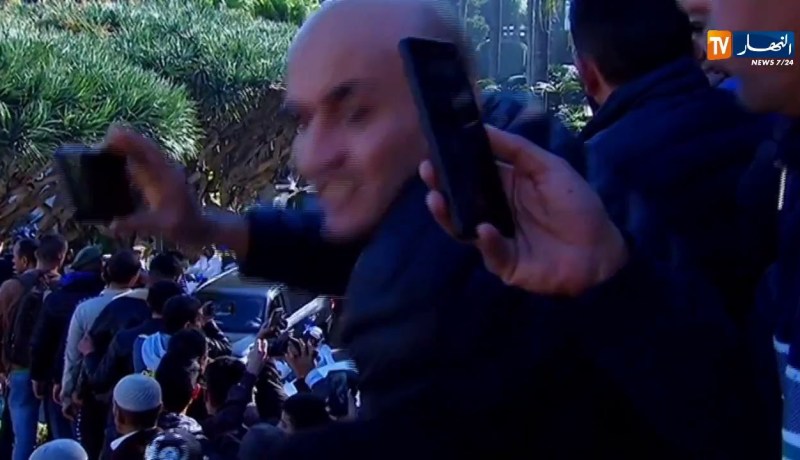 الفريق “أحمد قايد صالح”..مجاهد صان الأمانة ووفى بالعهد في أصعب الفترات