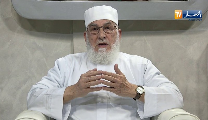 الشيخ “محمد مكركب” يترحم على روح الراحل الفريق “قايد صالح” ويعزي عائلته