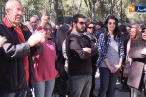 هكذا ودع الراحل حميد فرحي من طرف رفاقه بمقبرة سيدي فرج