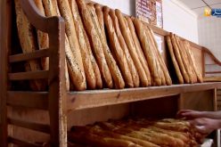 طوابير طويلة أمام المخابز صبيحة يوم العيد