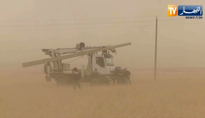 أم البواقي: ريالح قوية تتسبب في إقتلاع 8 أعمدة كهربائية بمشاتي الجازية