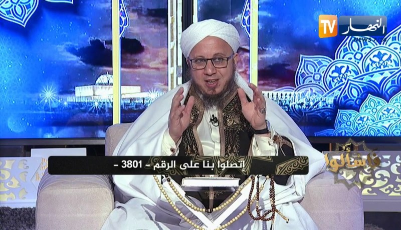 فاسألوا / عند قراءة القرآن هل يجب وضع الخمارعند سجدة التلاوة ؟