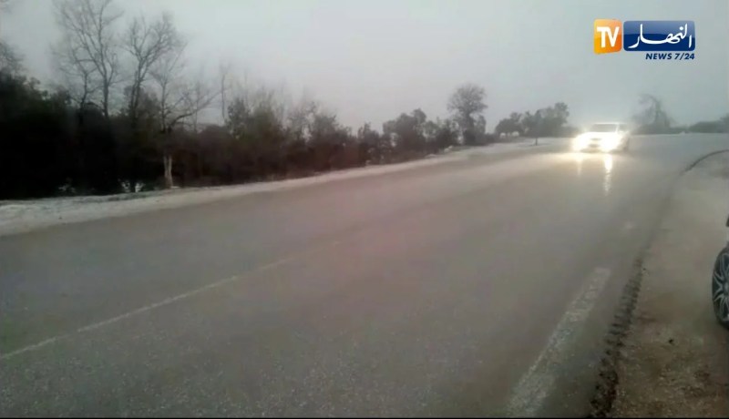 بداية تساقط الثلوج على أعالي مدينة تلمسان