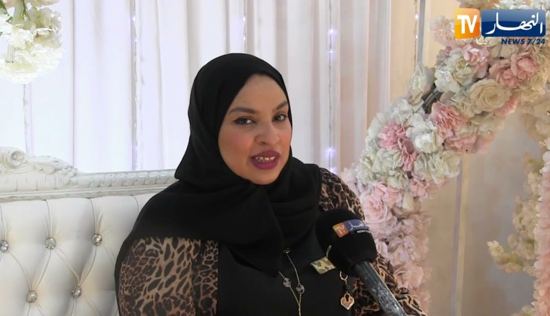 أدرار.. هدى سيدة تقاوم قساوة الحياة بالجمال والابداع