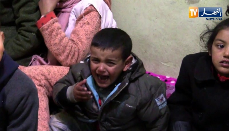 معسكر: عائلة بلحسن..10 أطفال و جدة كفيفة في غرفة واحدة