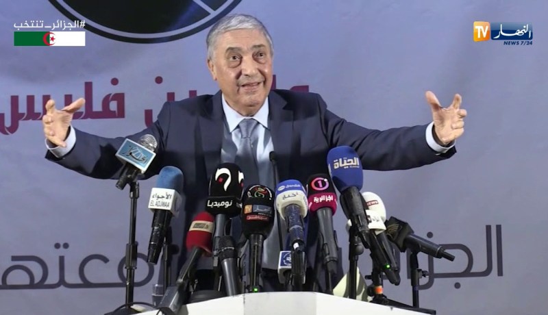 بن فليس: “نكونو اليد فاليد ومتلحمين..واحد ما يقدر يقرب لدولتنا ويطمع فيها”