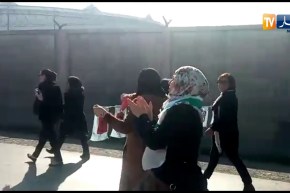 بجاية: عمال شركتي سونلغاز وسوناطراك في مسيرة سلمية ضد ترشح بوتفليقة لعهدة جديدة