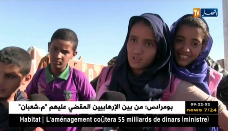 تمنراست/ تلاميذ قرية “آنزون” يقطعون مسافات طويلة للإلتحاق بمقاعد الدراسة