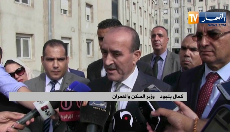 وزير السكن يعاين مدى تقدم الأشغال في مختلف المنشأت الرياضية بوهران