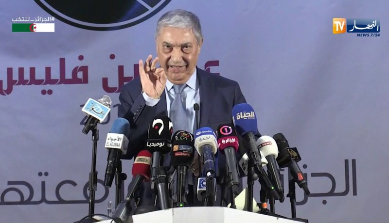 بن فليس: “لازمنا دستور جديد..وبرلمان نظيف يختارو الشعب”