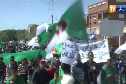 البيض: مسيرات سلمية حاشدة للجمهة الـ 17 على التوالي