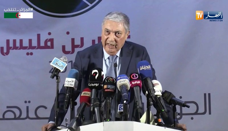 بن فليس: “أنا وليد الشعب نعرف العرا والحفا والبكا”