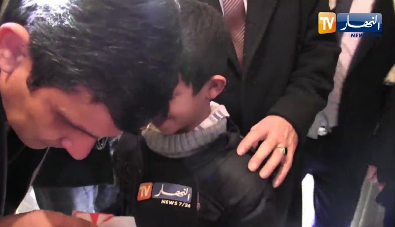 شاهد ماذا طلب هذا الطفل من والي مستغانم !