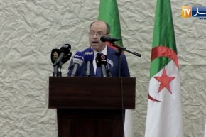 وزير العدل: لابد من مراجعة برامج التكوين و مدتها و تدعيم التأطير الإداري والبيداغوجي