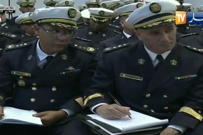 دفاع: الفريق أحمد قايد صالح في زيارة عمل وتفقد إلى قيادة القوات البحرية