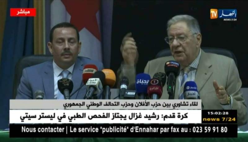 ولد عباس يرد على عمارة بن يونس: “ثقافة الأفلان متسمحليش باش نجاوب”