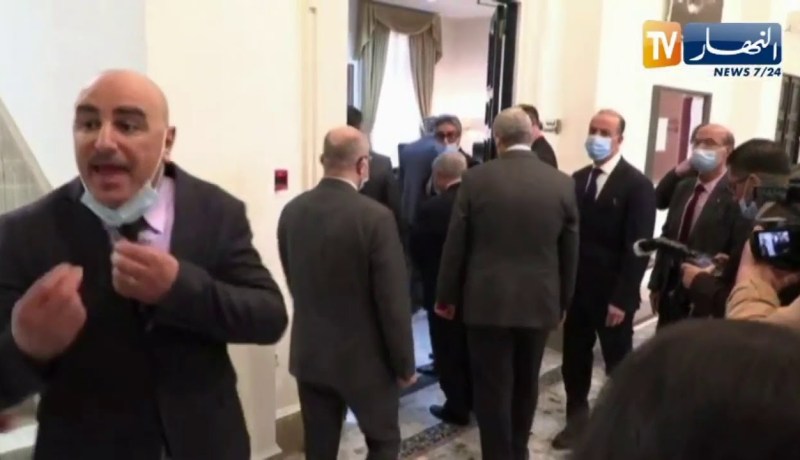 مجلس الأمة : إجتماع موسع مع رؤساء المجموعات البرلمانية والمراقب البرلماني