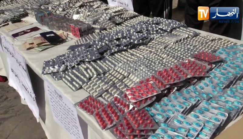 قسنطينة: توقيف باروني مخدرات وحجز 10 آلاف كبسولة من المهلوسات