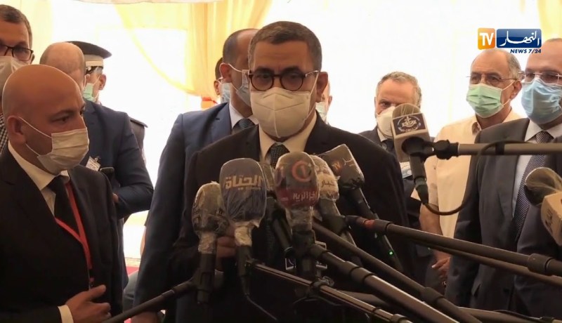 الوزير الأول: الجزائر تحتاج للمستثمرين لتطوير الصناعة وفتح مناصب الشغل