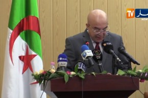 وزير الداخلية “صلاح الدين دحمون” يشيد بدور الجيش في مرافقة الشعب لتحقيق مبتغاه