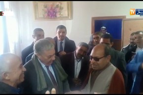 الفنان “عبد الله المناعي” يستقبل المترشح بن فليس..”فطروك عندنا اليوم وفي الحين يوجد”