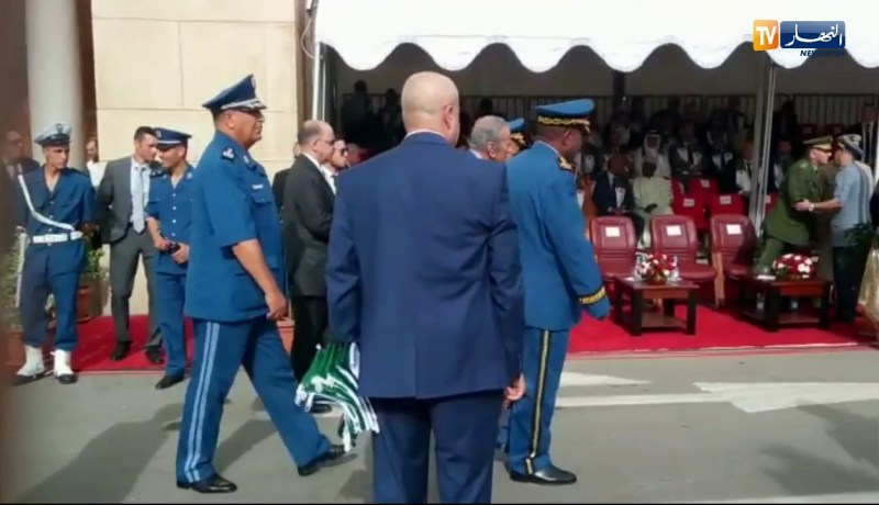 لحظة وصول “مصطفى لهبيري” إلى الجزائر الوسطى لإحتفالات الذكرى “56” لعيد الإستقلال