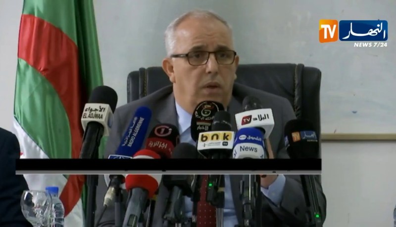 وزير الصحة : ” تحديد سعر الفحص لدى الأطباء الخواص..خاطينا !! “