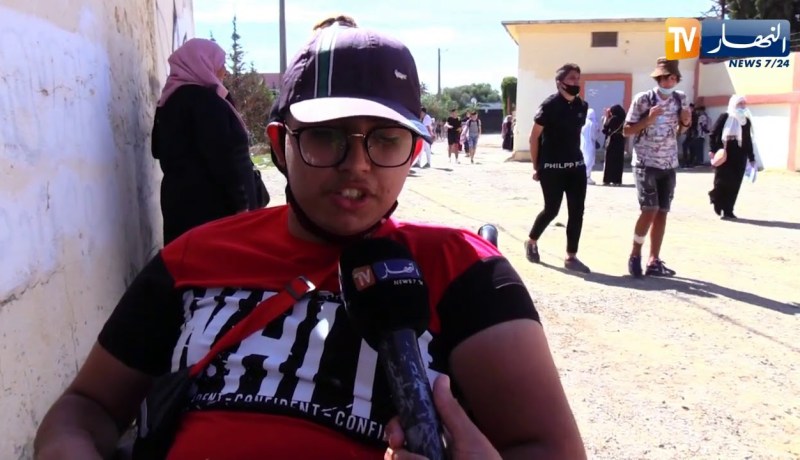 على كرسي متحرك … يجتاز كريم البكالوريا من أجل غد أفضل