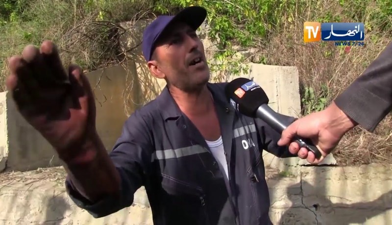 بجاية: عمال التطهير.. مثال لمهنة الكد والمشقة